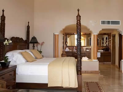 Excellence Rviera Cancun , Hoteles en Puerto Morelos, Hoteles en la Riviera Maya